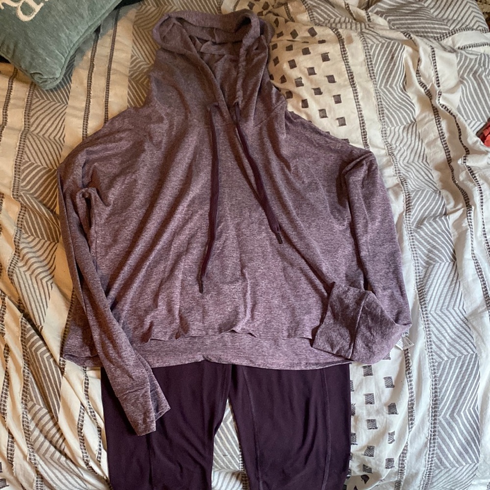 Purple Workout Set; Size XL Top, Size L Leggings; worn twice! Both very comfy!